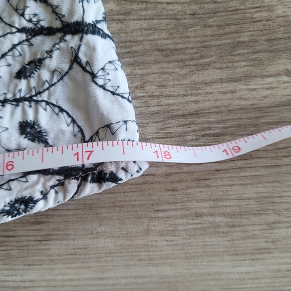 Isabela D. Black and White Butterfly Seen Eyelet Pattern Cotton Buttons Shirt 6 - Picture 7 of 8